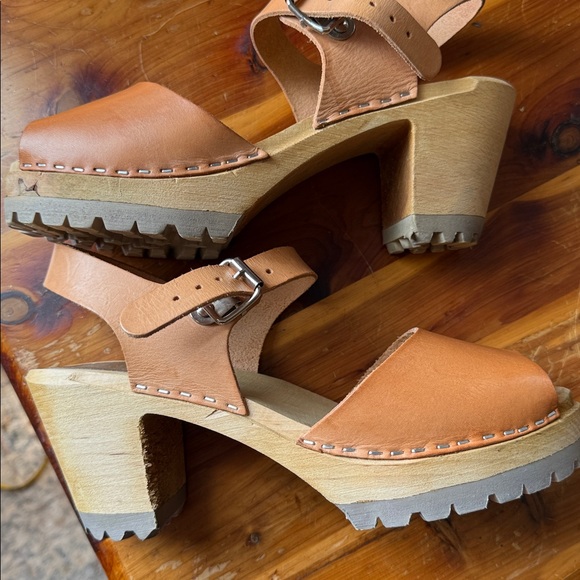 MIA sandal clogs natural color leather good condition - Picture 4 of 7